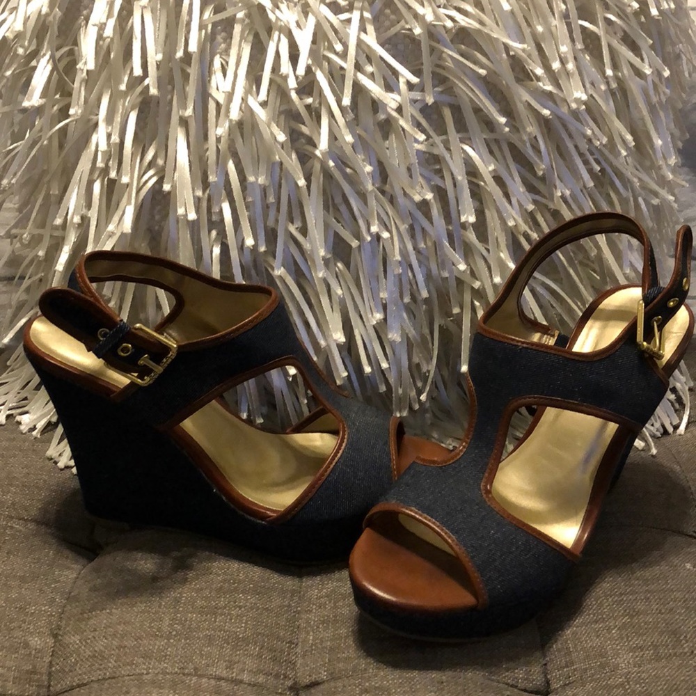 Guess wedges